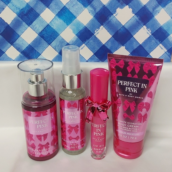 BATH & BODY WORKS 4-PIECE 'PERFECT IN PINK' LIP OIL & BODY SHIMMER GIFT SET - Picture 9 of 14